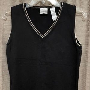 Villager Size Medium Lightweight Black V-Neck Sleeveless Sweater with Beige Trim